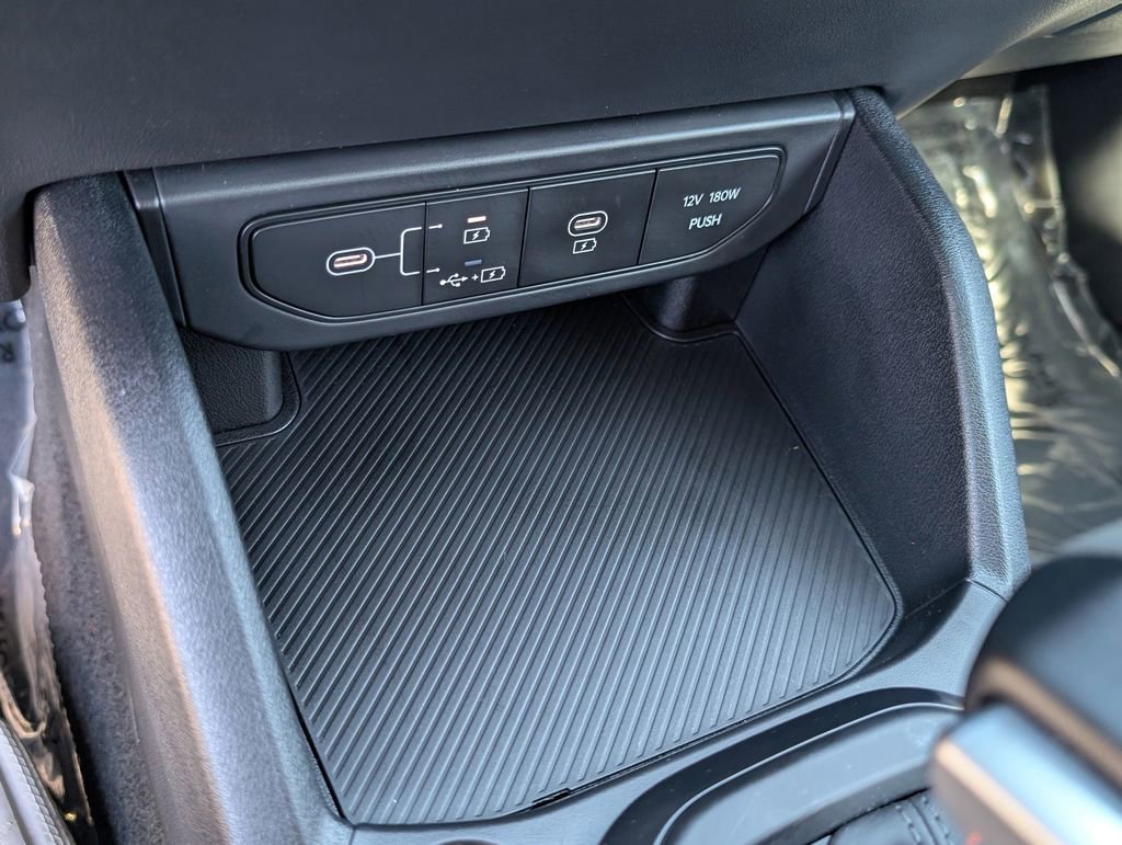 Certified 2025 Kia K4 LXS image 30
