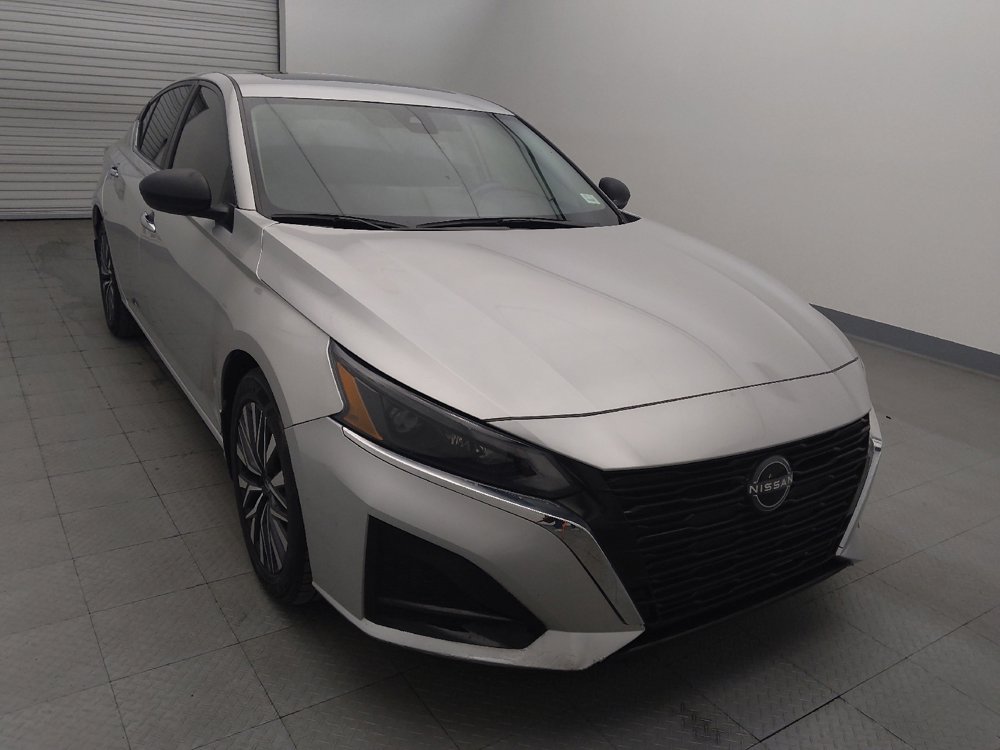 Used 2024 Nissan Altima 2.5 SV w/ SV Premium Package image 13