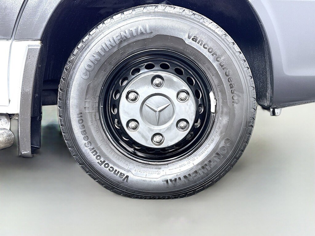 Used 2018 Mercedes-Benz Sprinter 3500 image 40