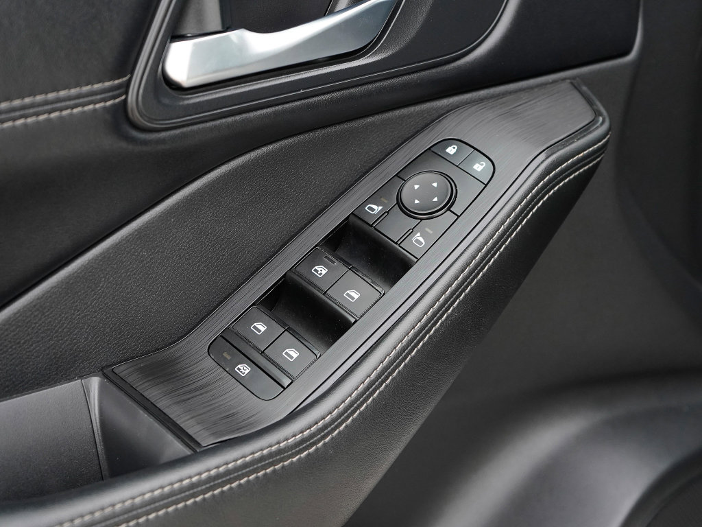 Used 2023 Nissan Rogue SV w/ SV Premium B Package image 13