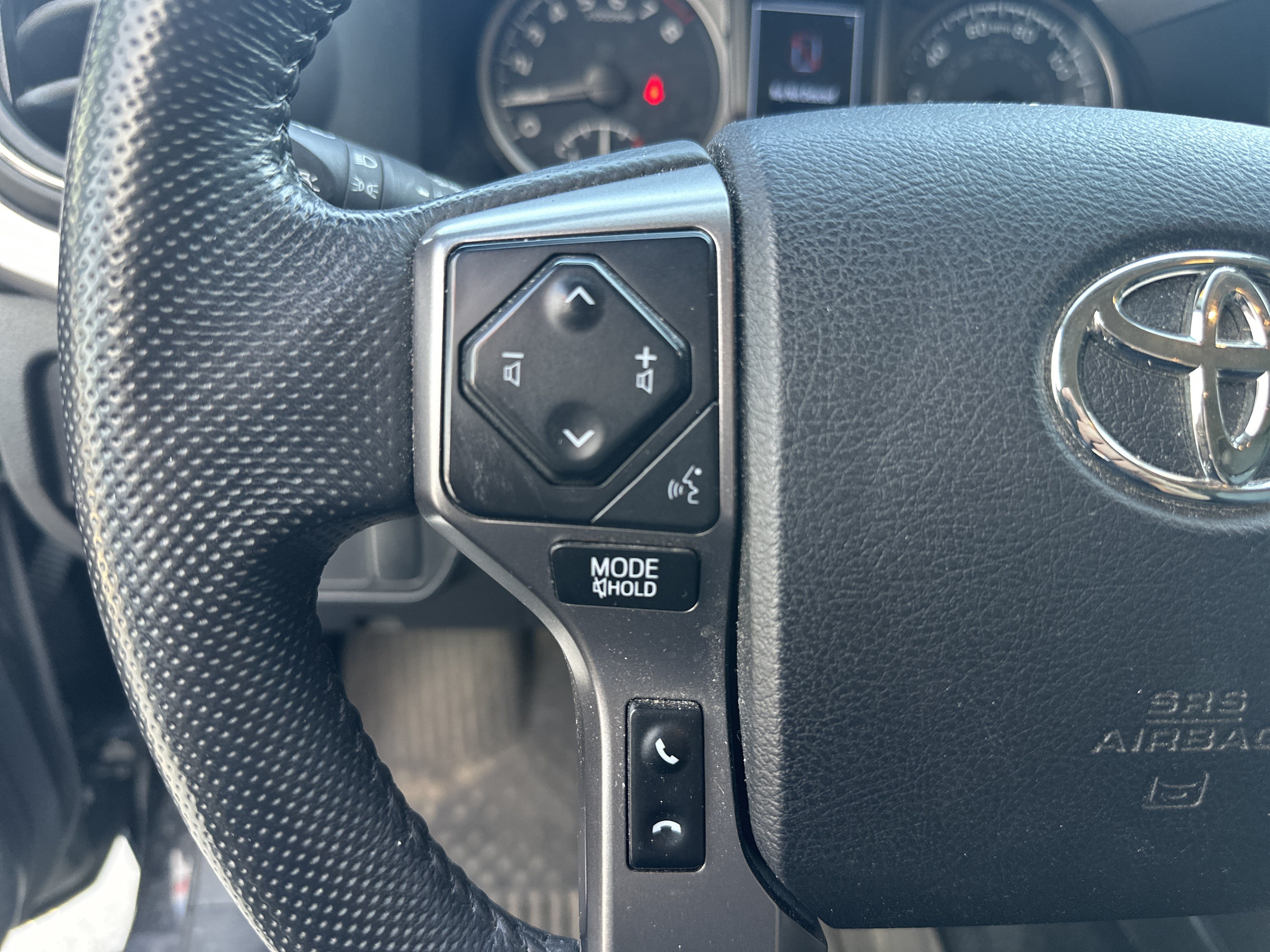 Used 2023 Toyota Tacoma SR5 w/ Technology Package AWD/4WD image 18