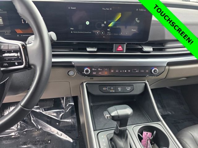 Used 2025 Kia Carnival FWD image 21