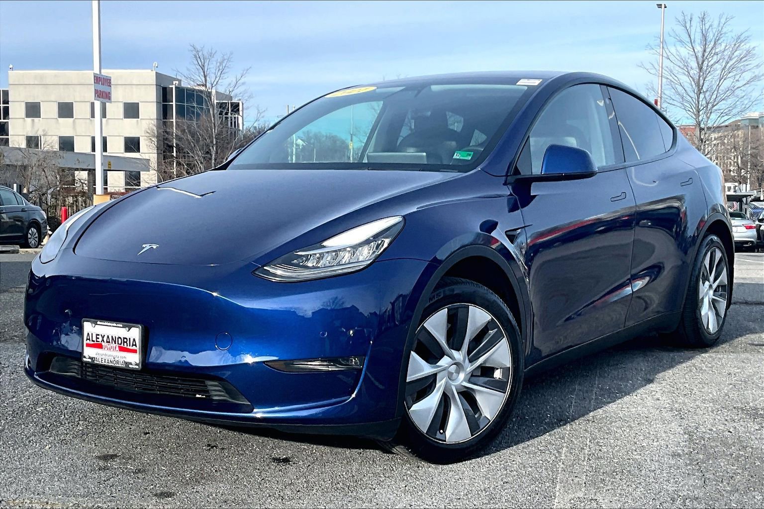 Used 2021 Tesla Model Y Long Range image 1