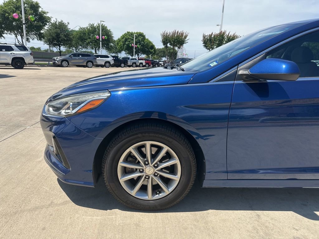 Used 2018 Hyundai Sonata SE w/ Cargo Package FWD image 2