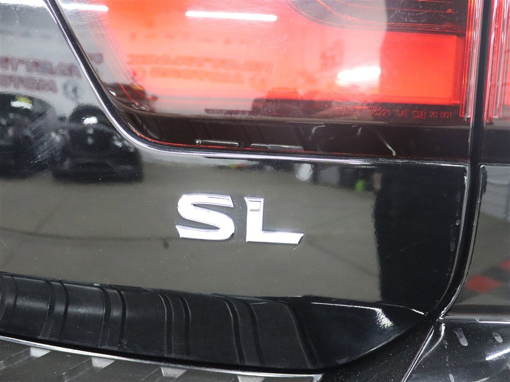 Used 2022 Nissan Armada SL w/ Captain's Chairs Package image 8