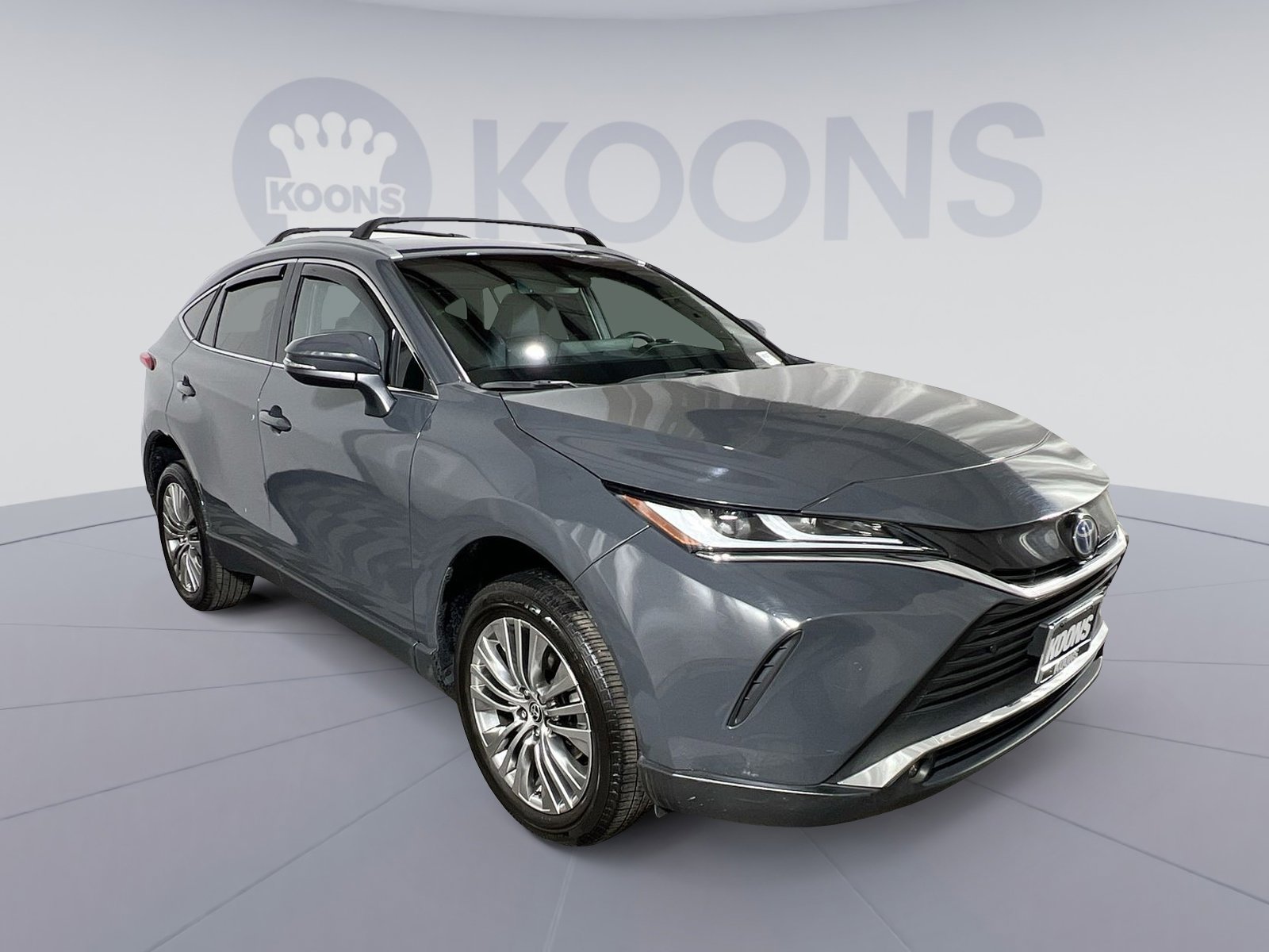 Used 2024 Toyota Venza XLE image 10