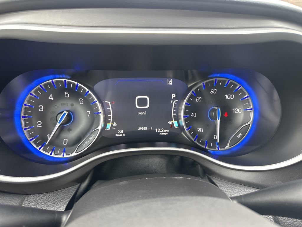 Used 2024 Chrysler Pacifica Touring-L image 25