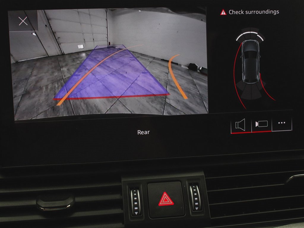 Used 2023 Audi SQ5 Premium w/ Convenience Package image 18