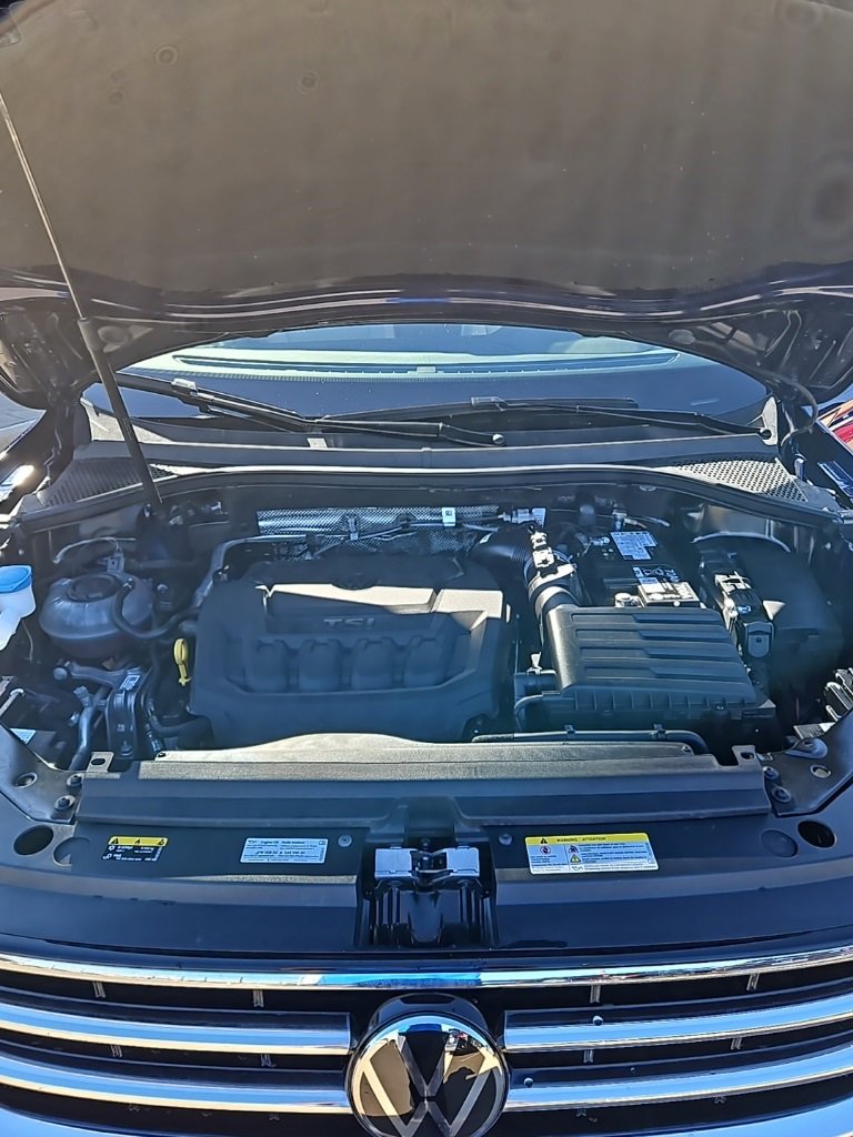 Certified 2024 Volkswagen Tiguan SE w/ Panoramic Sunroof Package image 10