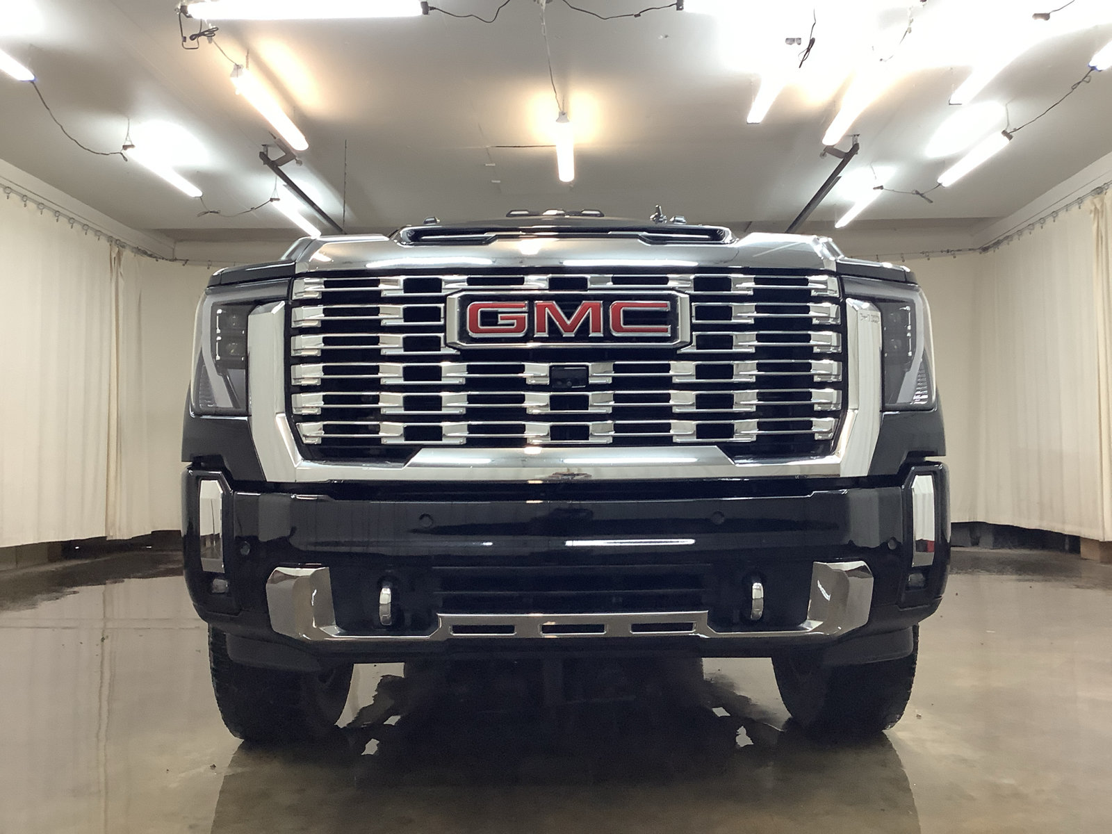 Used 2024 GMC Sierra 2500 Denali w/ Denali Reserve Package AWD/4WD image 10