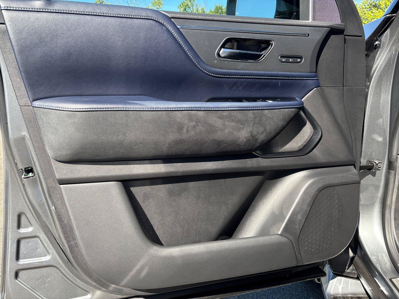 New 2027 INFINITI QX80 Sensory AWD/4WD image 13