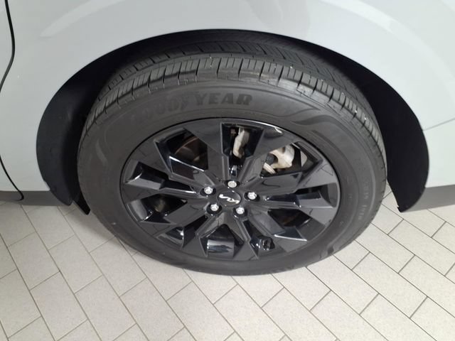 Used 2024 Kia Carnival SX FWD image 8