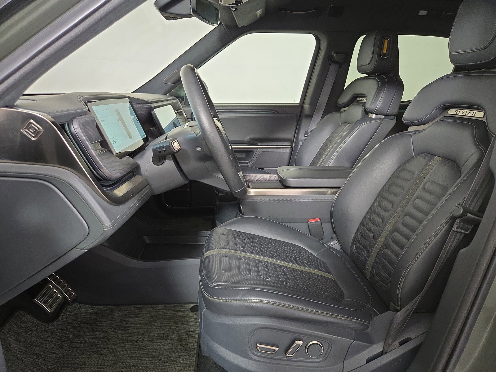 Used 2022 Rivian R1T Launch Edition image 20