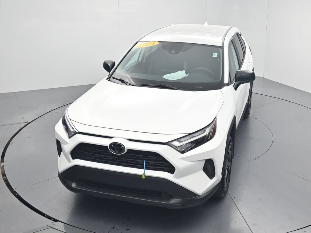 Used 2024 Toyota RAV4 LE AWD/4WD image 44