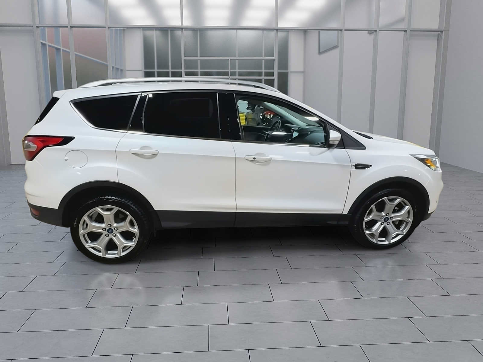Used 2018 Ford Escape Titanium w/ Ford Safe & Smart Package AWD/4WD image 9