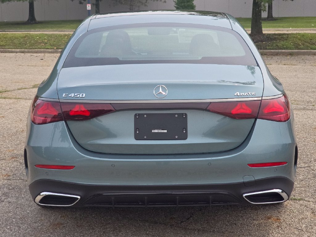 New 2027 Mercedes-Benz E 450 4MATIC Sedan image 16