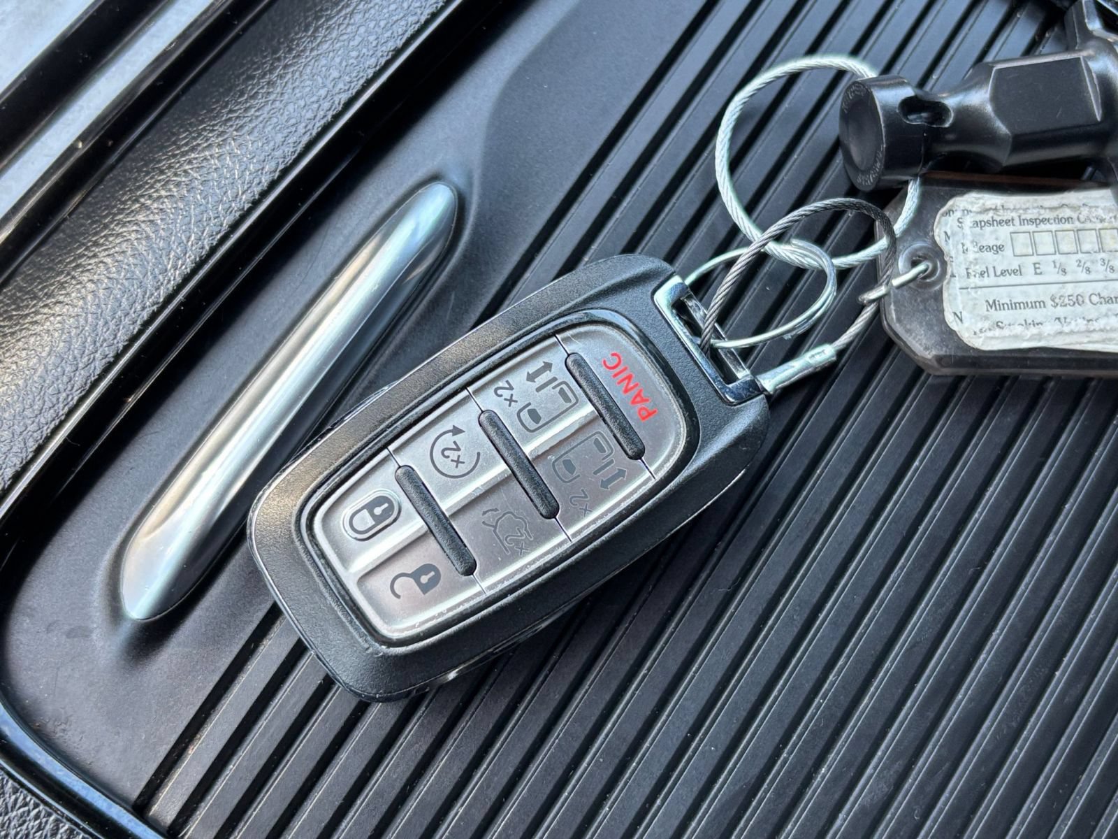 Used 2025 Chrysler Pacifica Limited FWD image 21