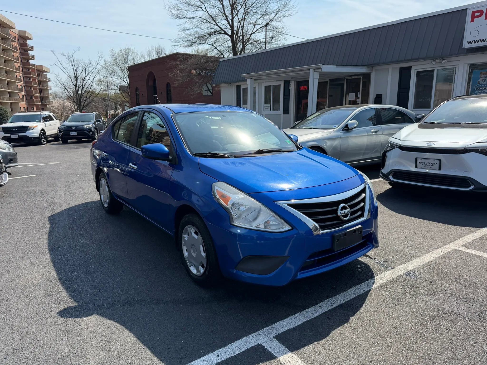 Used 2015 Nissan Versa SV image 2