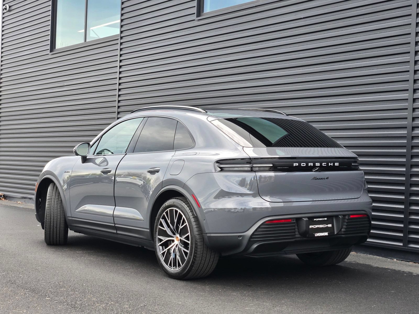 New 2026 Porsche Macan 4 Electric AWD/4WD image 3
