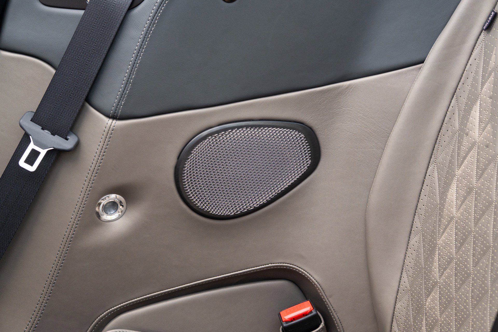 Used 2024 Aston Martin DB12 Convertible RWD image 67