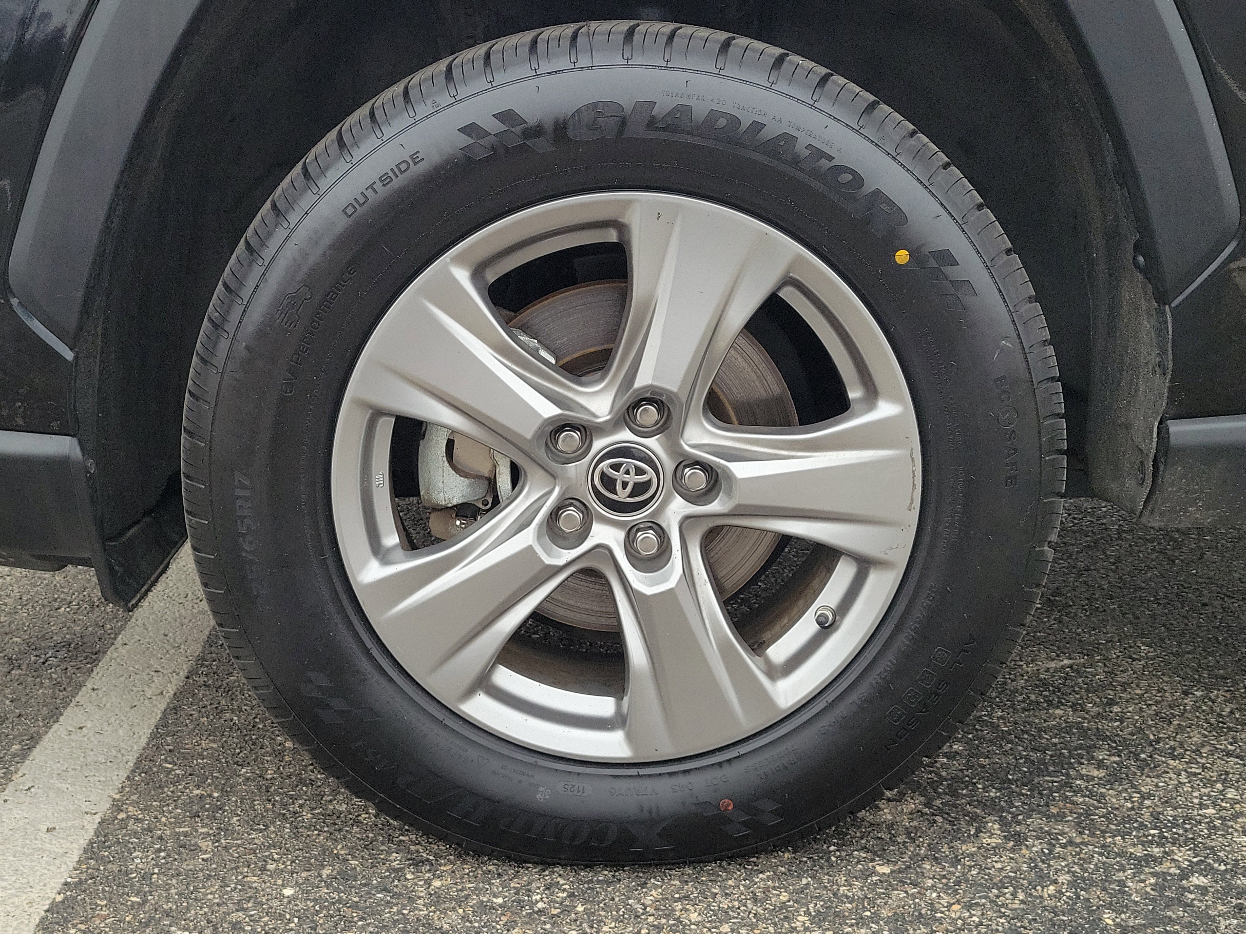 Used 2024 Toyota RAV4 LE image 5