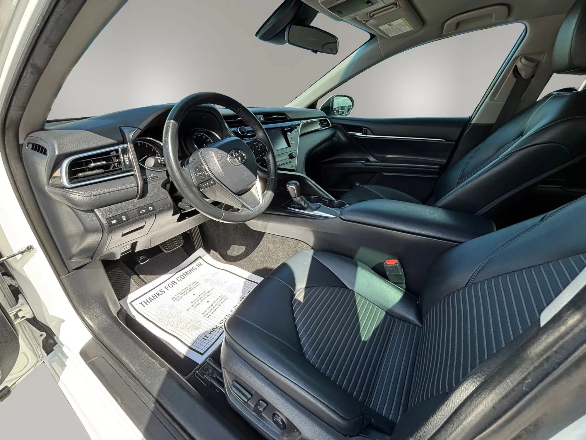 Used 2018 Toyota Camry SE FWD image 11