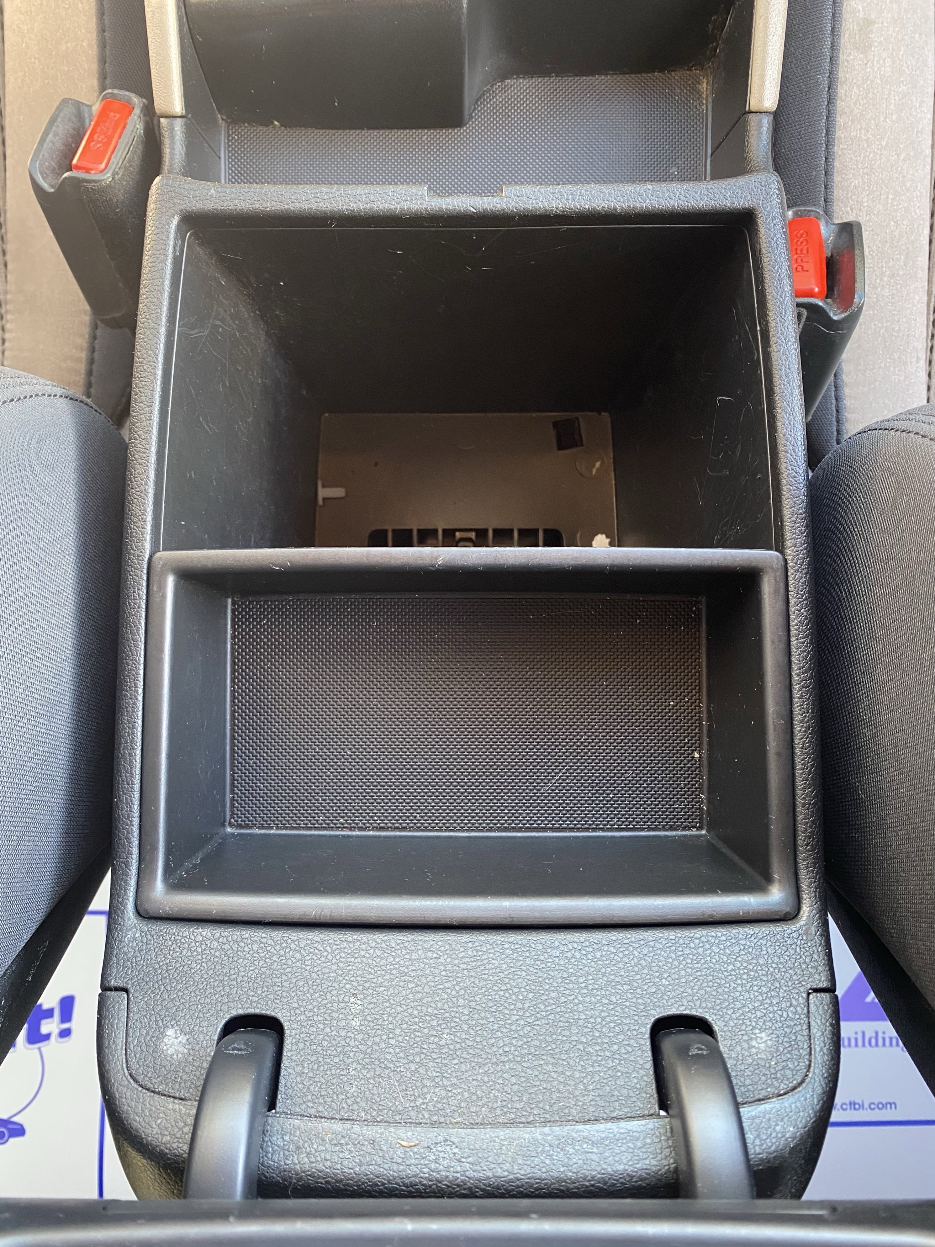 Used 2020 Hyundai Santa Fe SE image 14