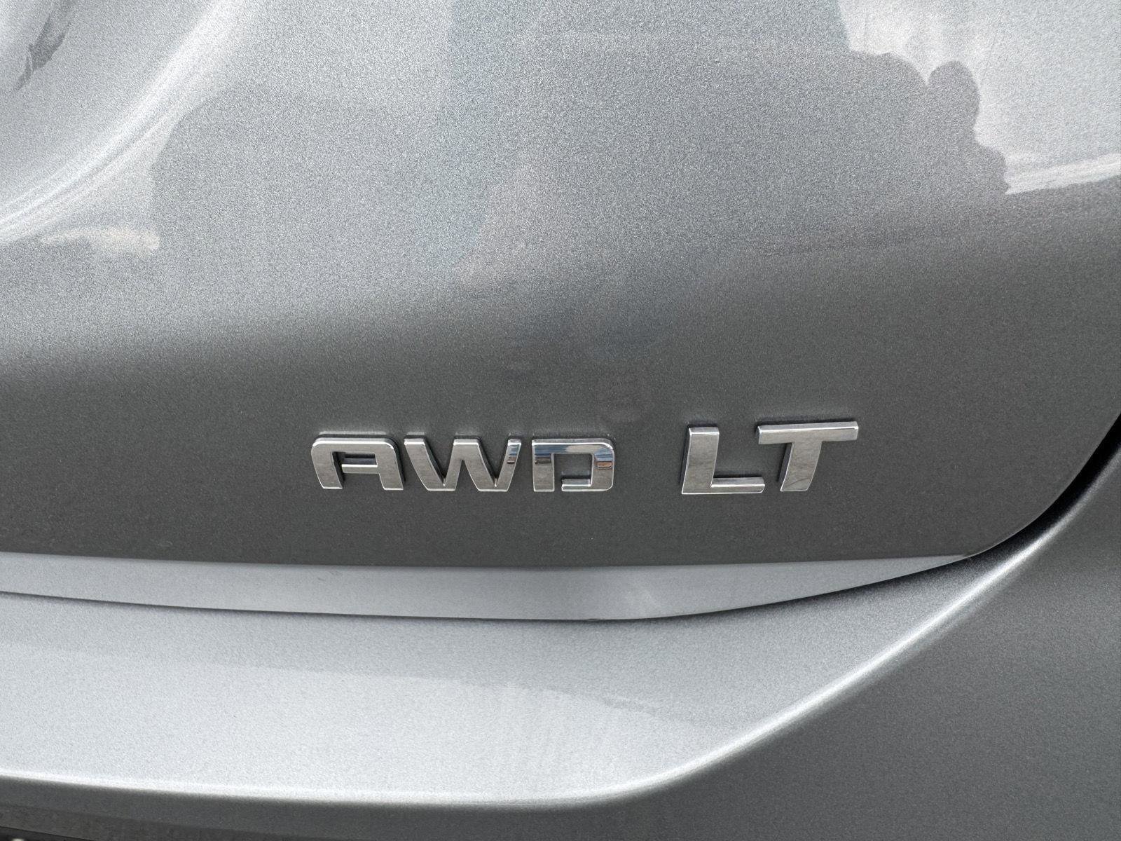Used 2023 Chevrolet Equinox LT AWD/4WD image 32