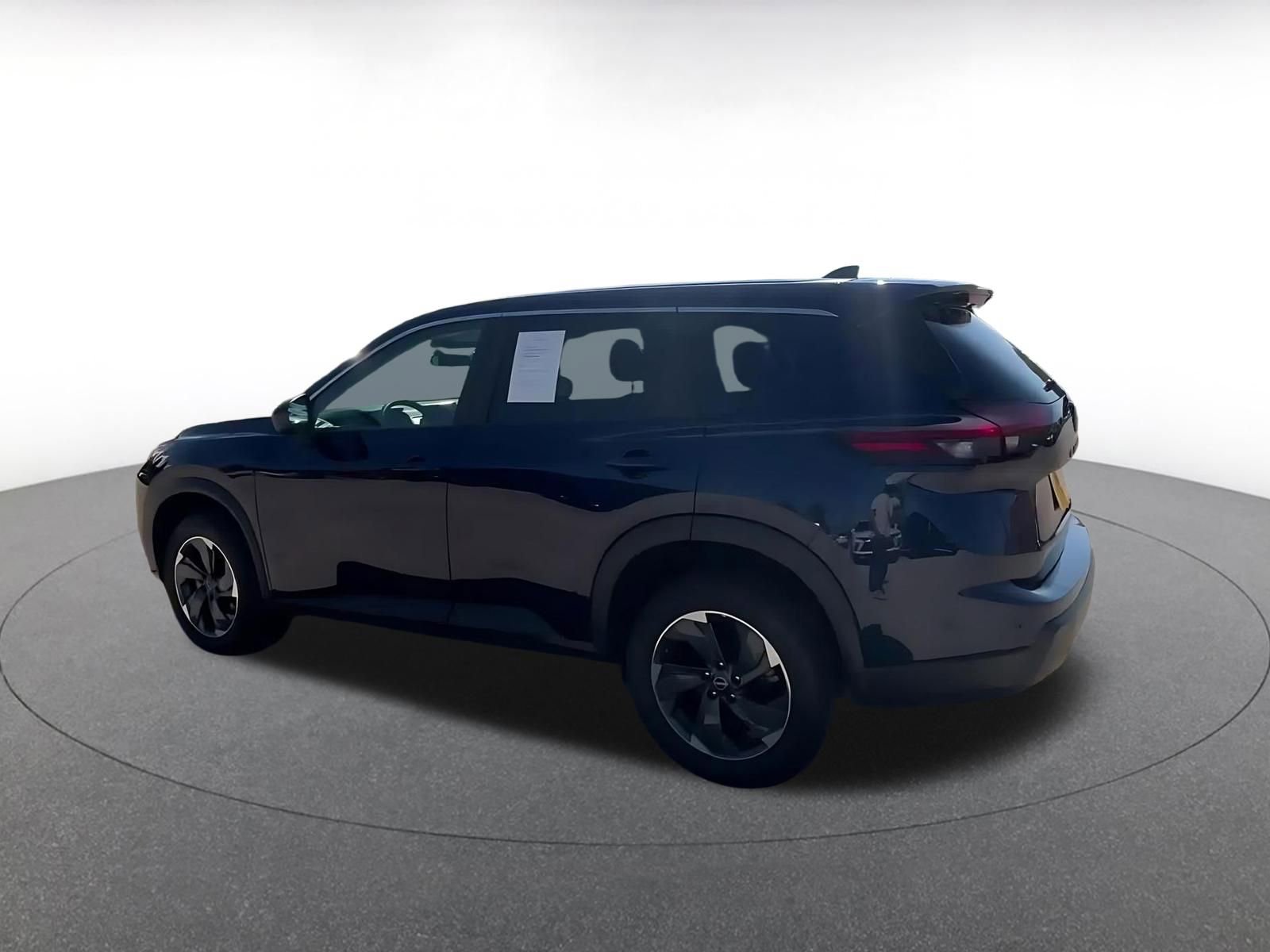 Used 2025 Nissan Rogue SV FWD image 10