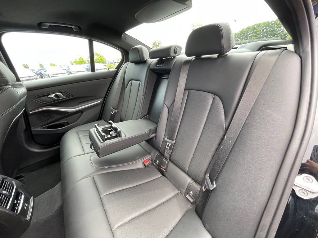 Used 2025 BMW 330i xDrive Sedan AWD/4WD image 25
