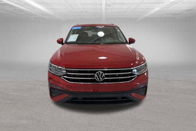 Certified 2023 Volkswagen Tiguan SE w/ Panoramic Sunroof Package FWD image 2