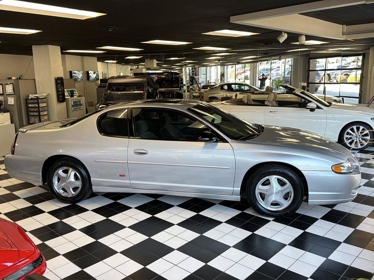 Used 2003 Chevrolet Monte Carlo SS w/ Mirror Group FWD image 3