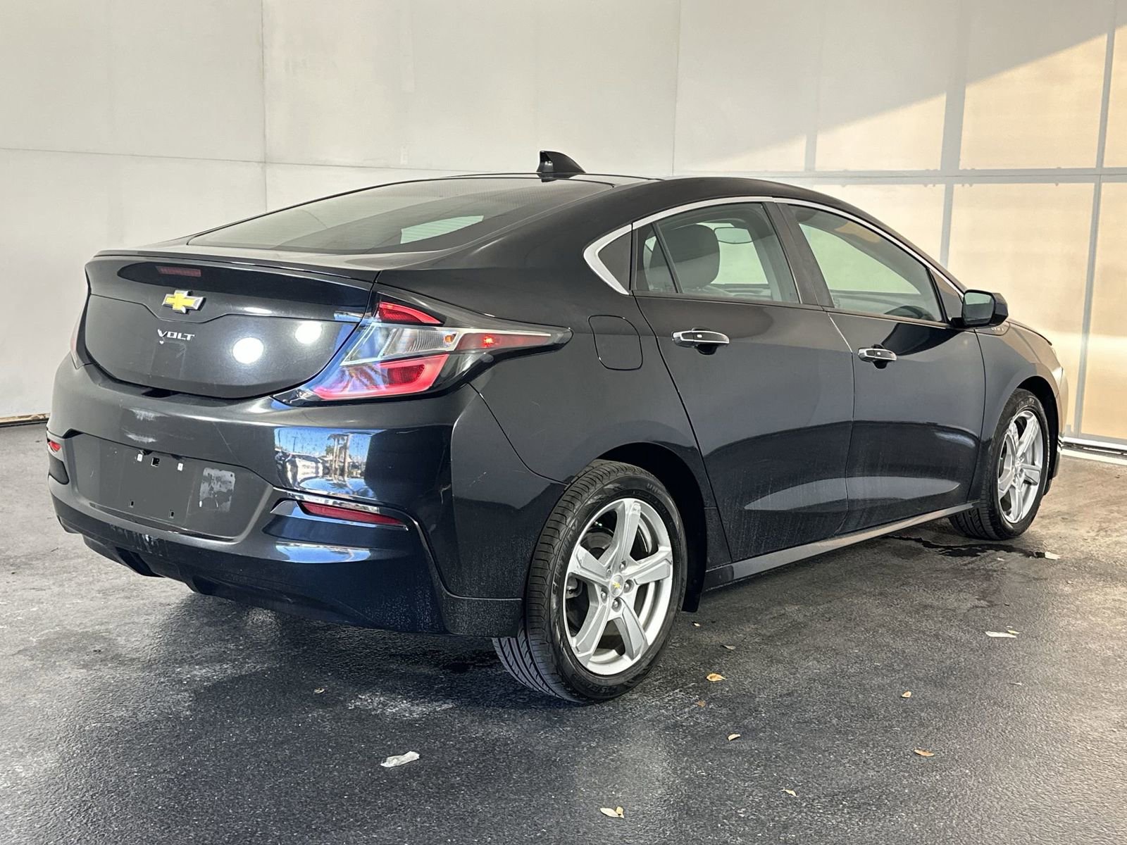 Used 2017 Chevrolet Volt LT image 8