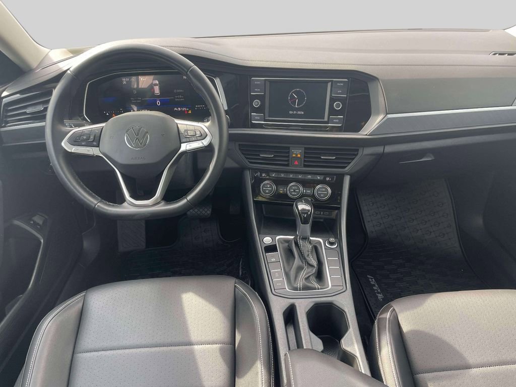 Used 2023 Volkswagen Jetta SE image 13