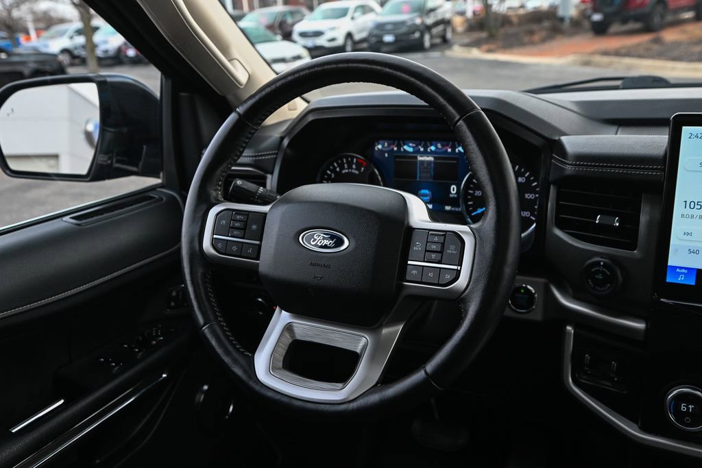 Used 2022 Ford Expedition Max XLT image 32