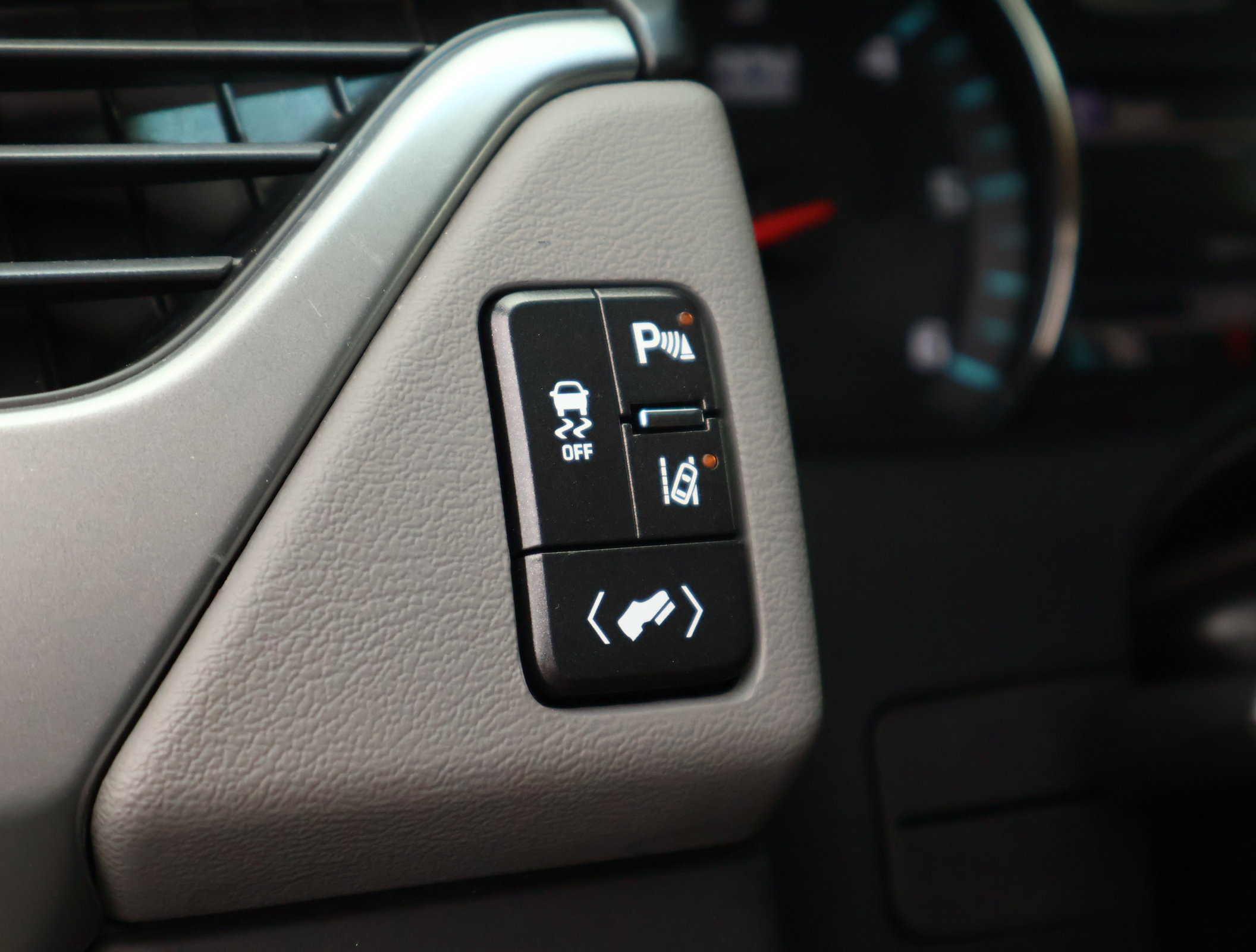 Used 2015 Chevrolet Suburban LT RWD image 13