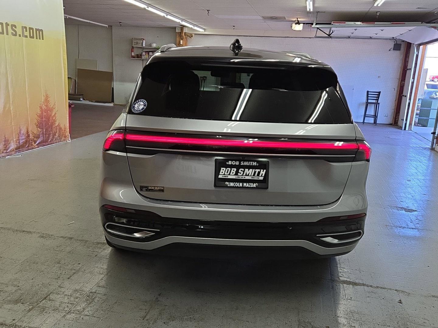 Used 2024 Lincoln Nautilus Reserve image 19