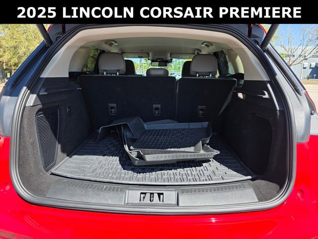 Used 2025 Lincoln Corsair Premiere image 15