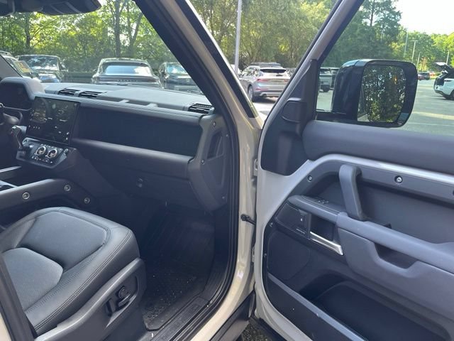 Used 2026 Land Rover Defender 110 S AWD/4WD image 10