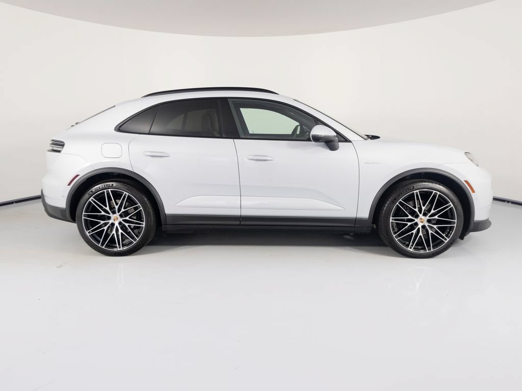 New 2026 Porsche Macan 4 Electric AWD/4WD image 12