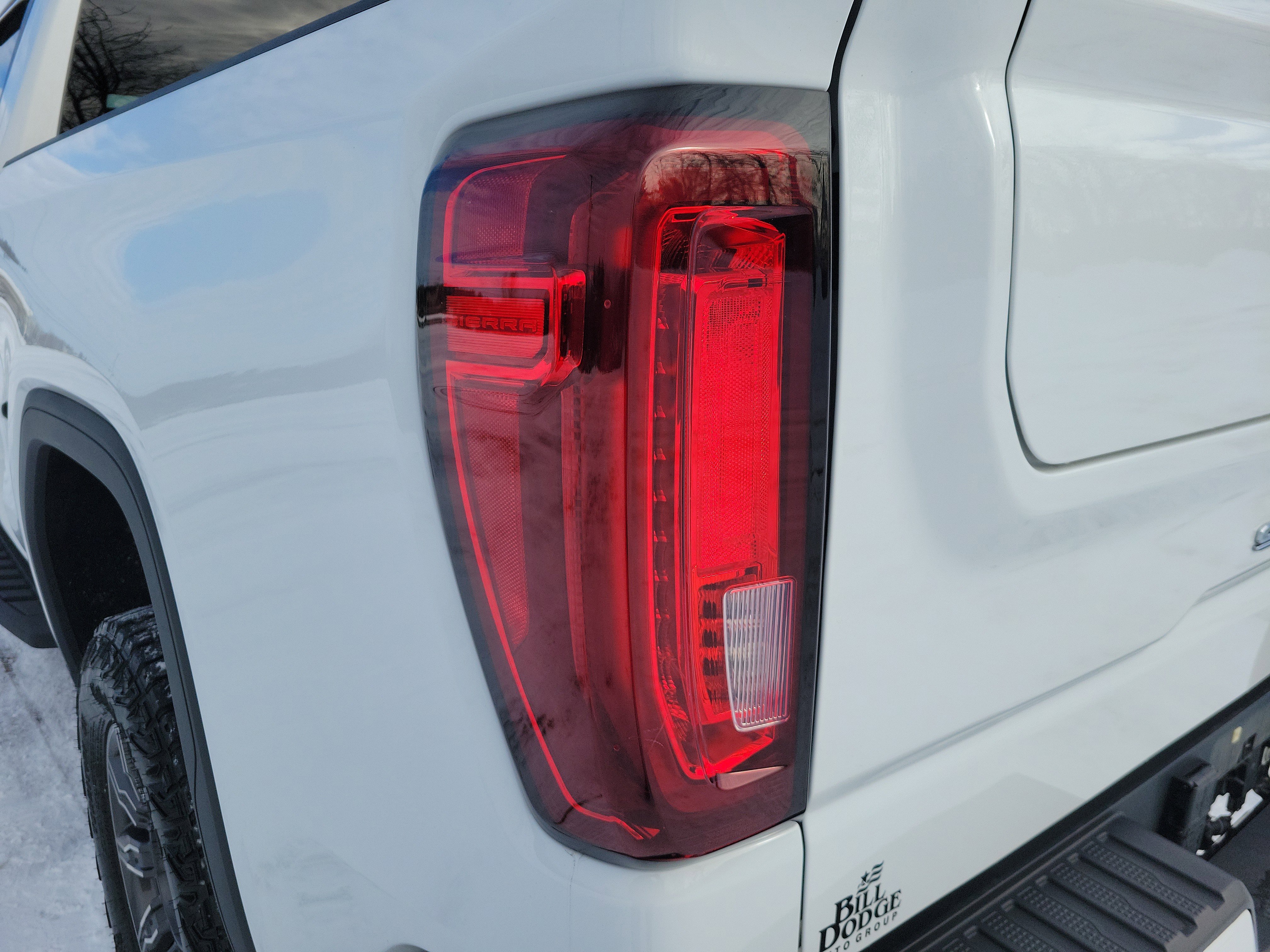 Used 2024 GMC Sierra 1500 AT4 w/ Technology Package image 11