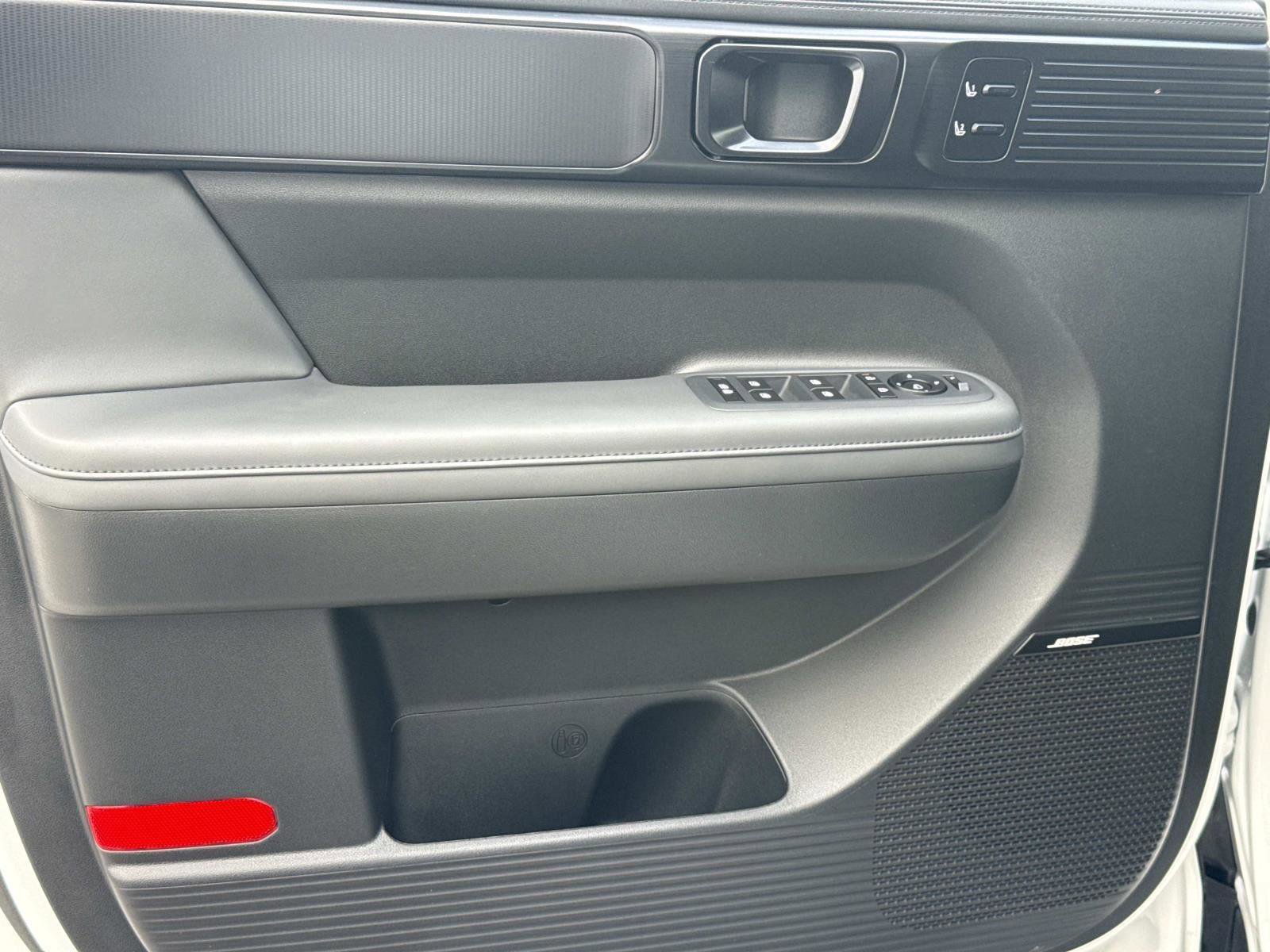 New 2025 Hyundai Santa Fe Calligraphy image 9