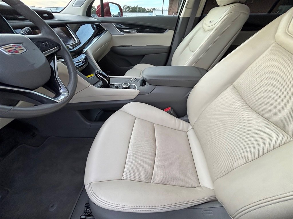 Used 2020 Cadillac XT6 Premium Luxury image 16