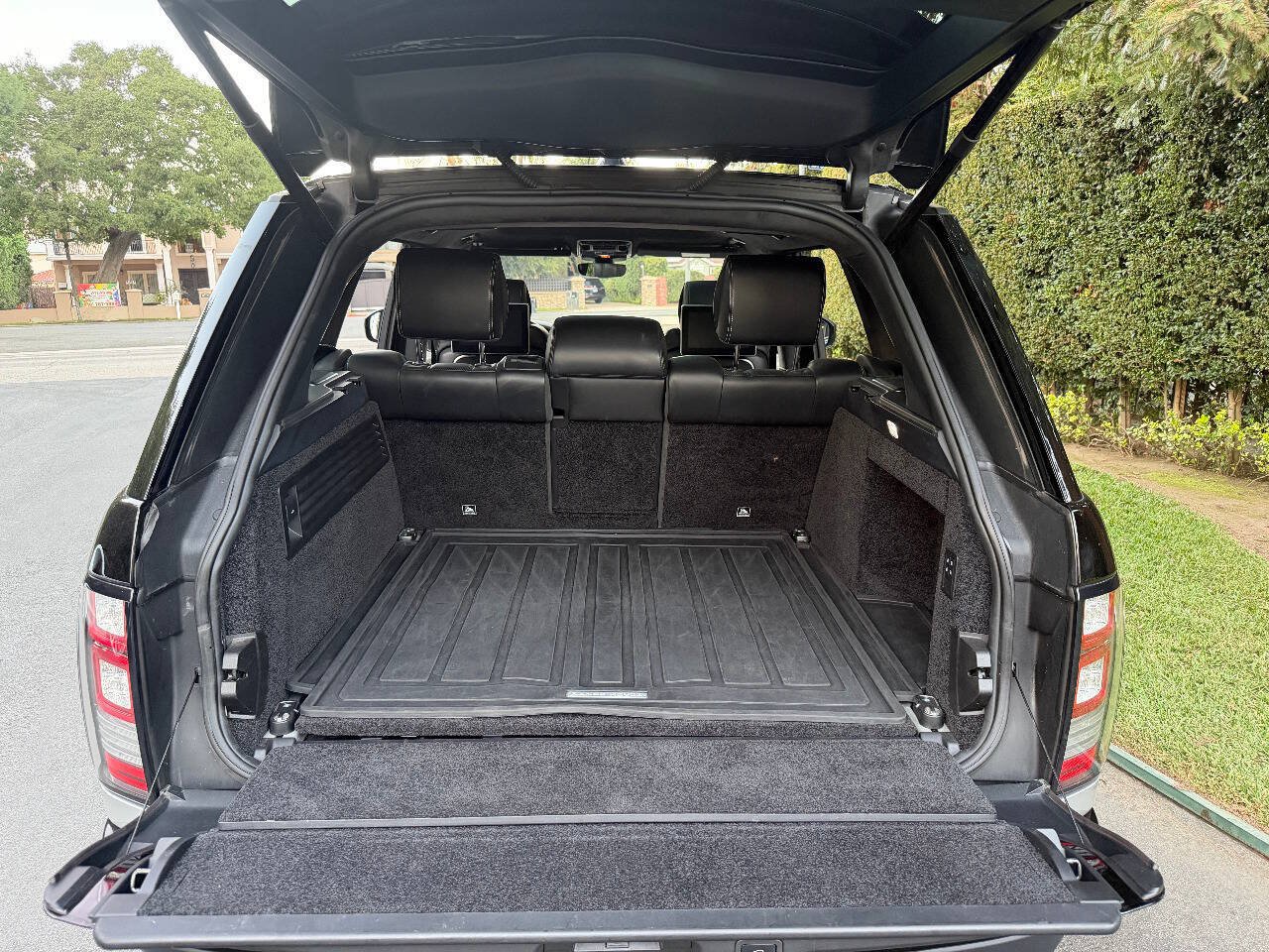 Used 2017 Land Rover Range Rover Long Wheelbase Autobiography AWD/4WD image 19