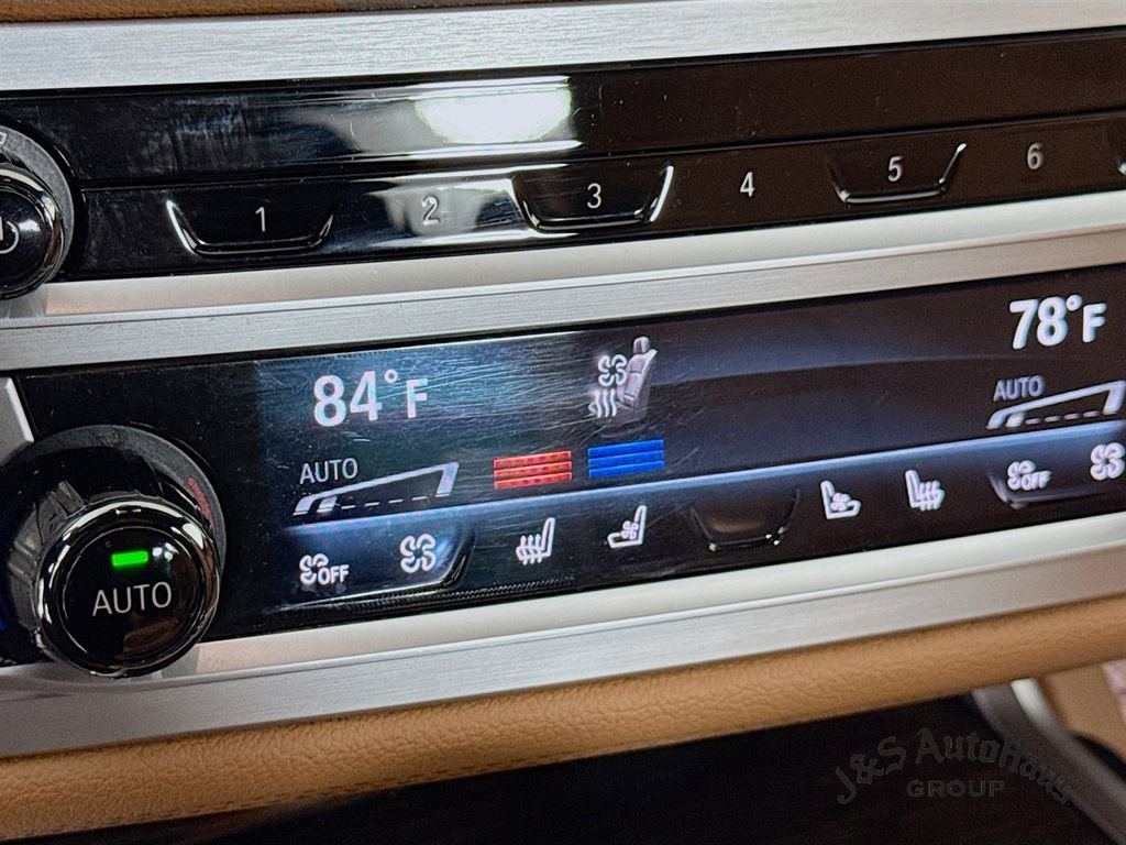 Used 2021 BMW 740i xDrive w/ M Sport Package image 26