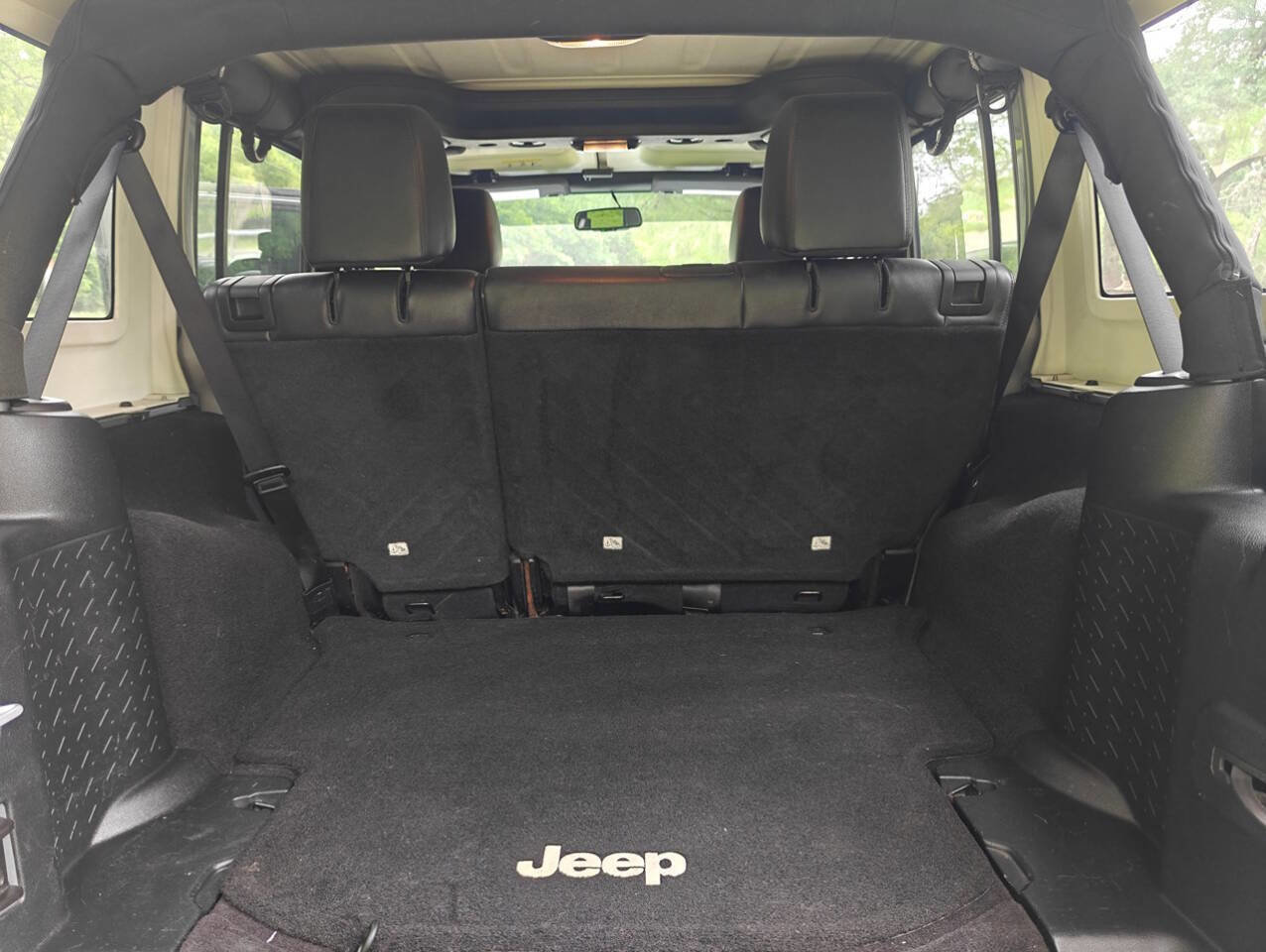 Used 2016 Jeep Wrangler Unlimited Sahara AWD/4WD image 18