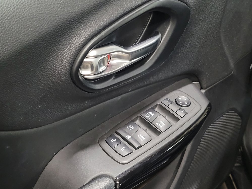 Used 2023 Jeep Cherokee Altitude Lux image 27