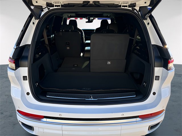 Used 2022 Jeep Grand Cherokee L Summit w/ Advanced Protech Group IV image 9