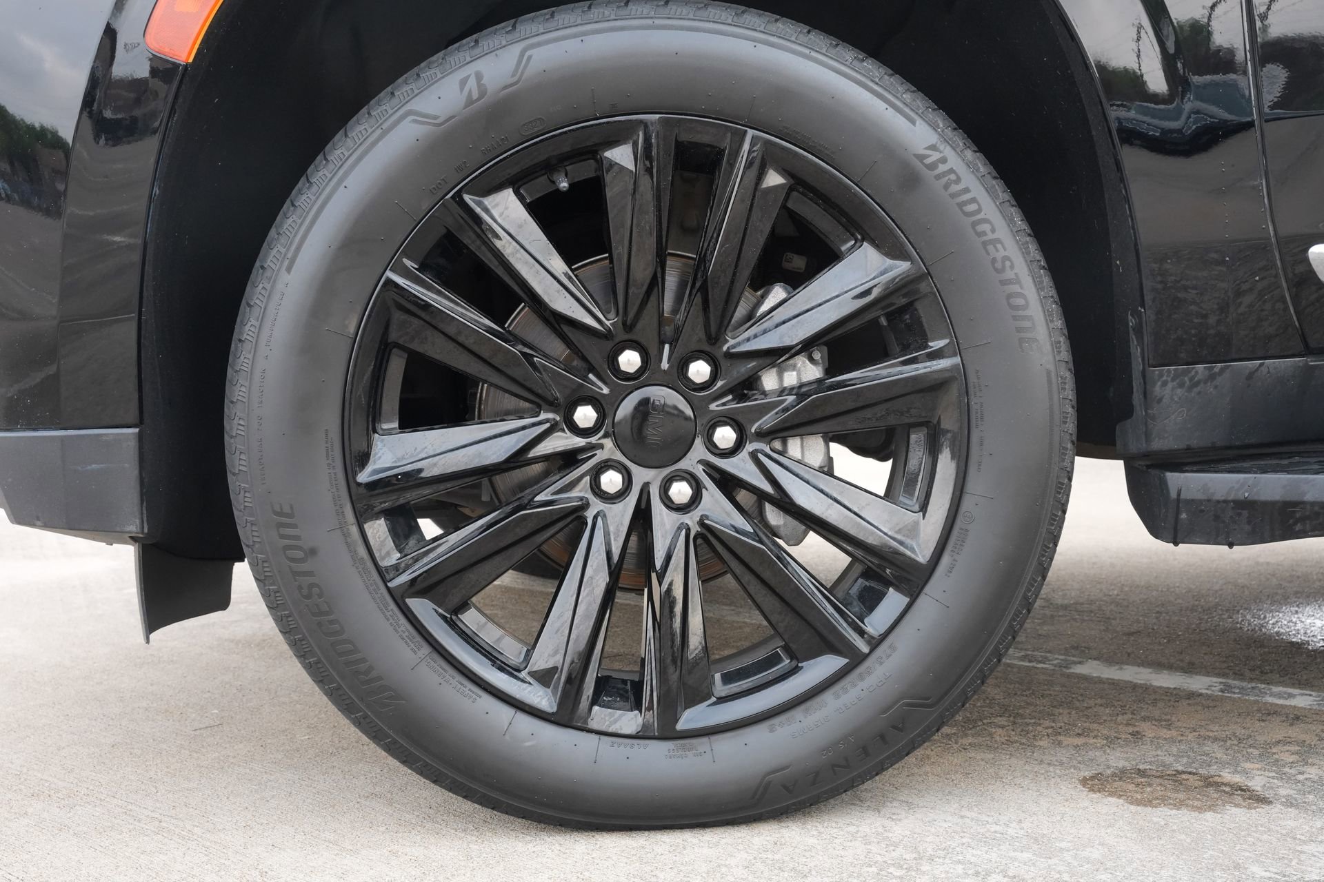 Used 2023 GMC Yukon SLT image 31