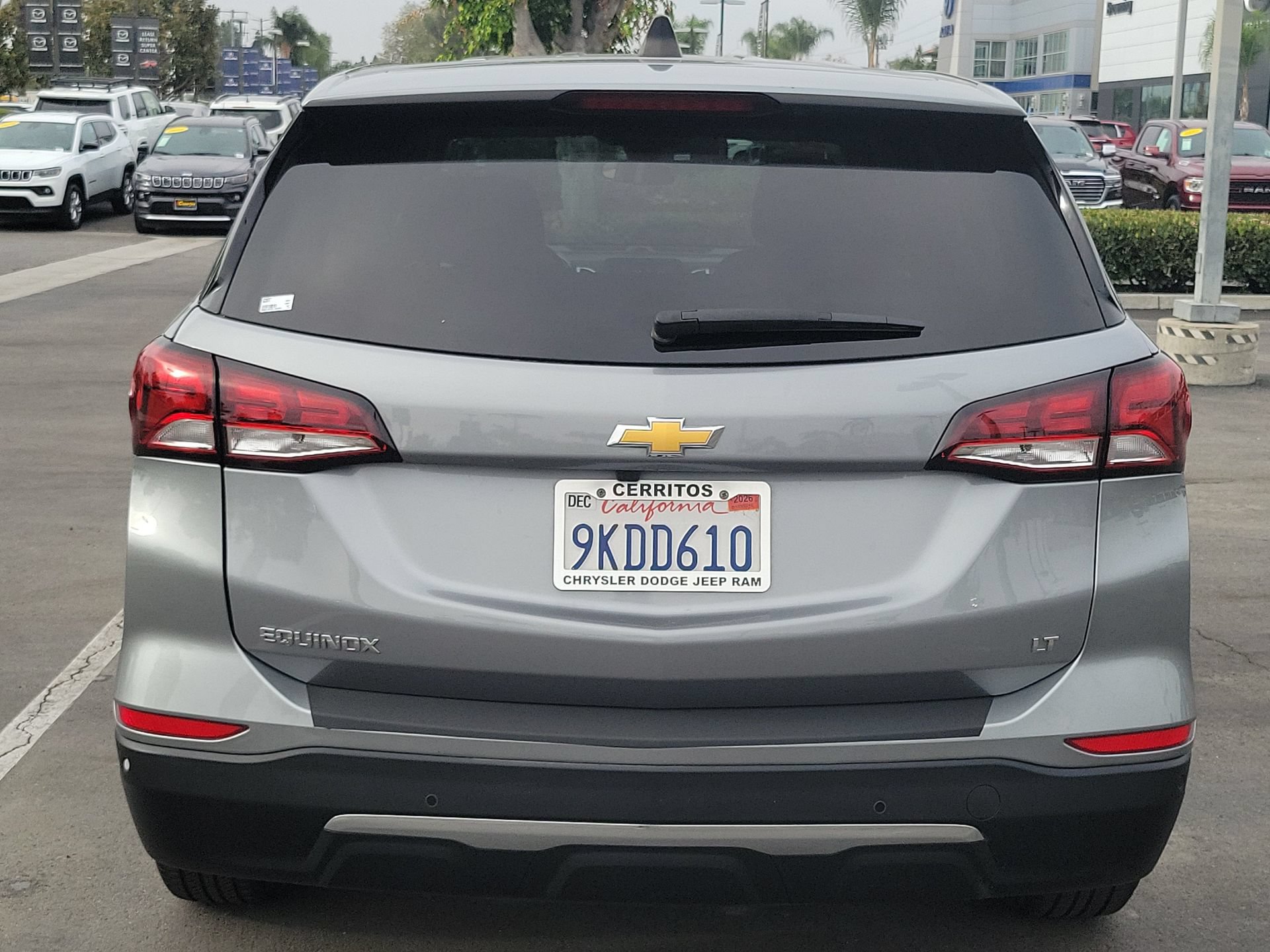 Used 2024 Chevrolet Equinox LT w/ Driver Convenience Package FWD image 3